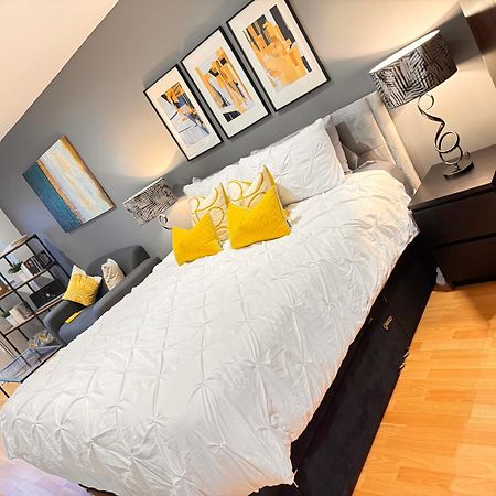 Perfectly Located City Centre Studio Apartment - West One With Free Wifi, Gym Access, Netflix Sheffield Esterno foto
