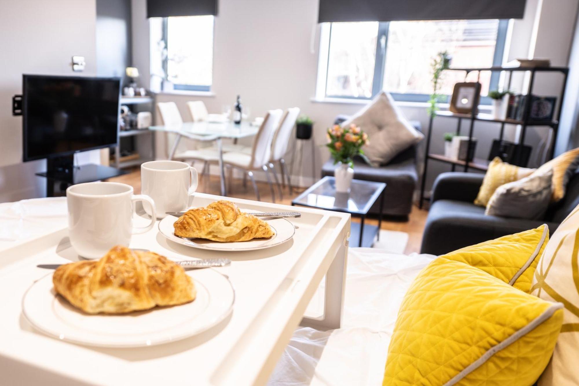 Perfectly Located City Centre Studio Apartment - West One With Free Wifi, Gym Access, Netflix Sheffield Esterno foto